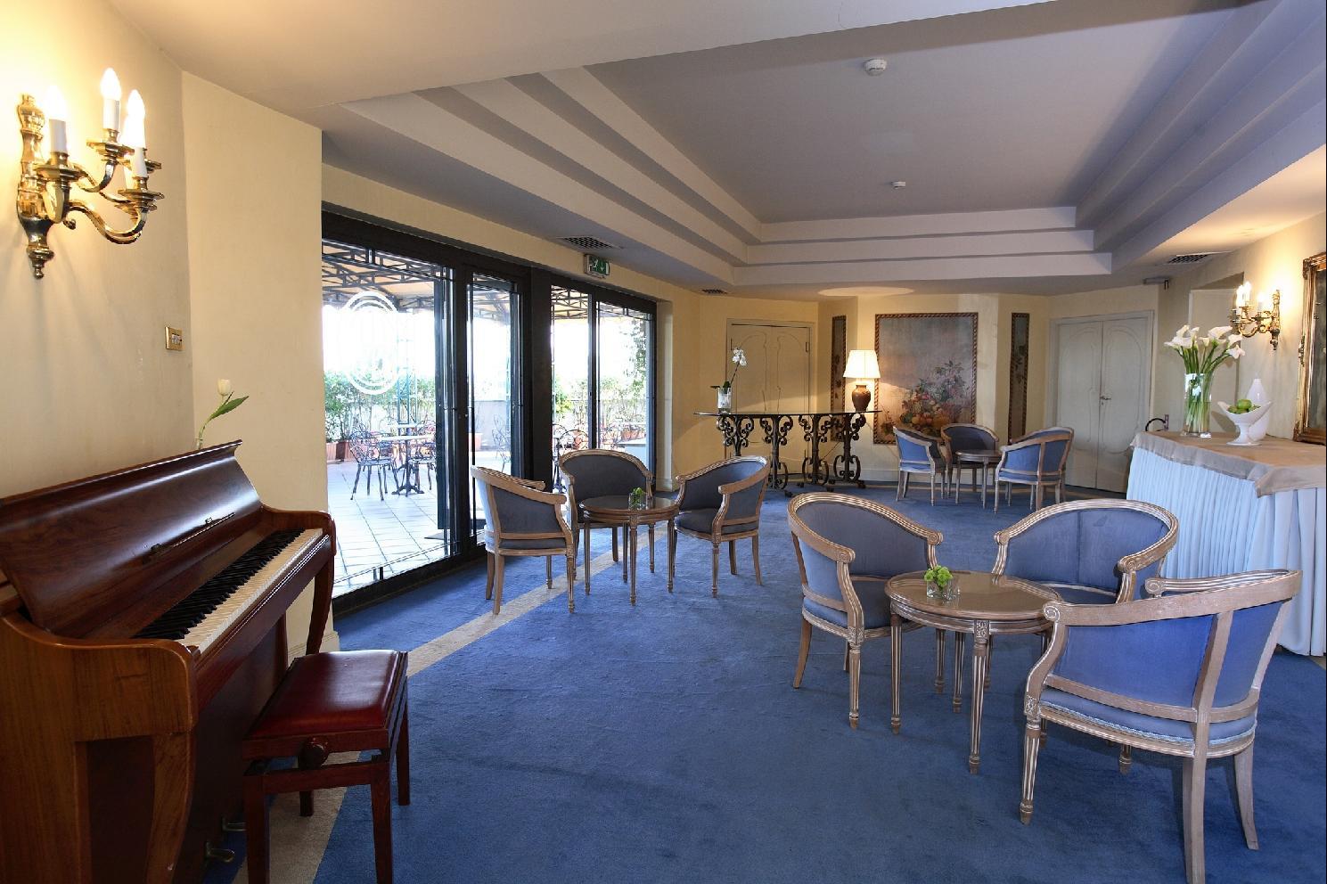 Starhotels Terminus Naples Restaurant photo